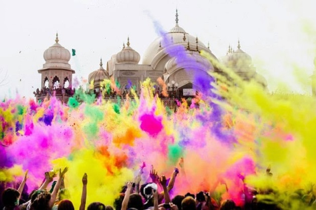 Rực rỡ sắc màu tại lễ hội Holi, Ấn Độ