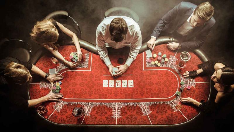 Người chơi Poker giỏi luôn có nền tảng tư duy khác biệt